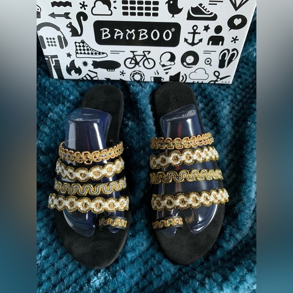 🌸BAMBOO Black & Gold Jeweled Strap Strappy Sandals in box.New! 4 sizes. - Picture 2 of 6